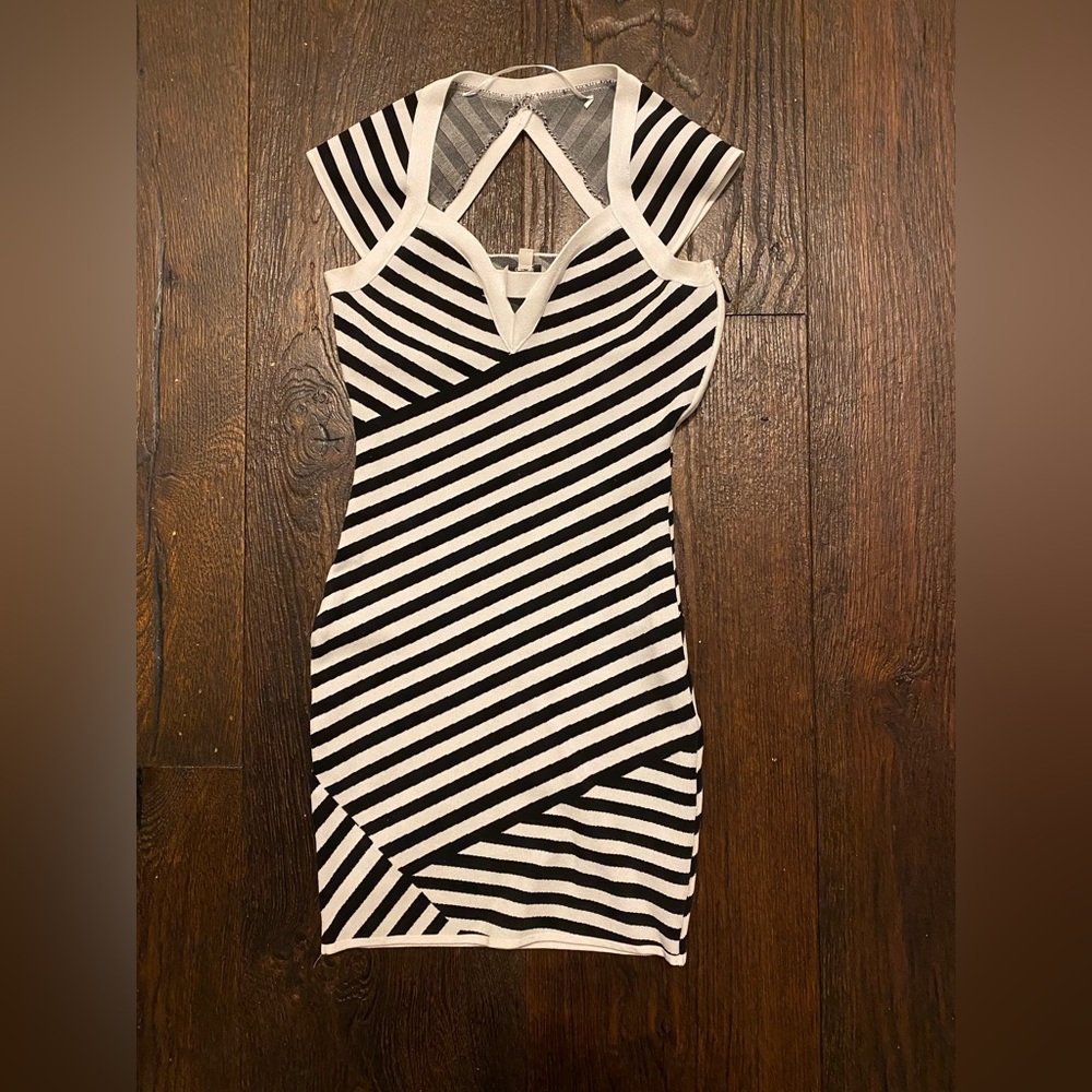 🚫SOLD🚫Guess Dress Stretch Bodycon Knit Stripe Mini Cutout White Black